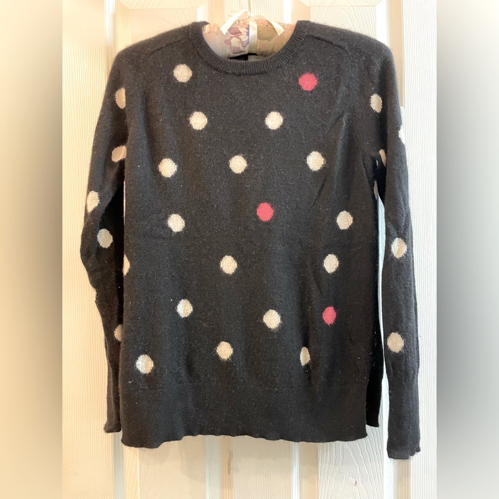 Halogen 100% cashmere sweater. Polka dots. Black. Pullover. Size M.